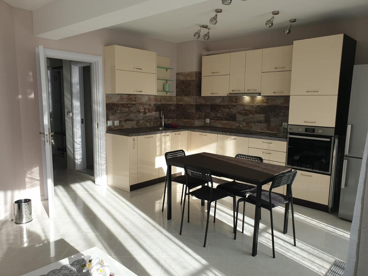 New The Twins Varna Two-Bedroom, Apt 5 At 15 Tsani Ginchev Street, Floor 3 Екстериор снимка
