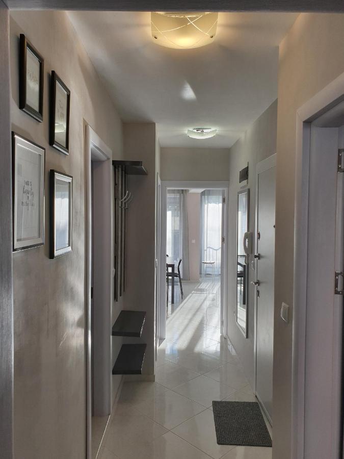 New The Twins Varna Two-Bedroom, Apt 5 At 15 Tsani Ginchev Street, Floor 3 Екстериор снимка